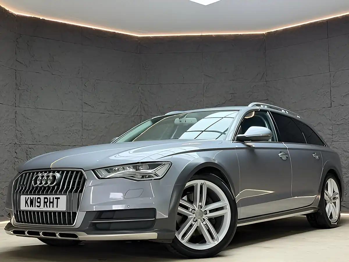 Used 2019 Audi Allroad Sport Grey - Front View