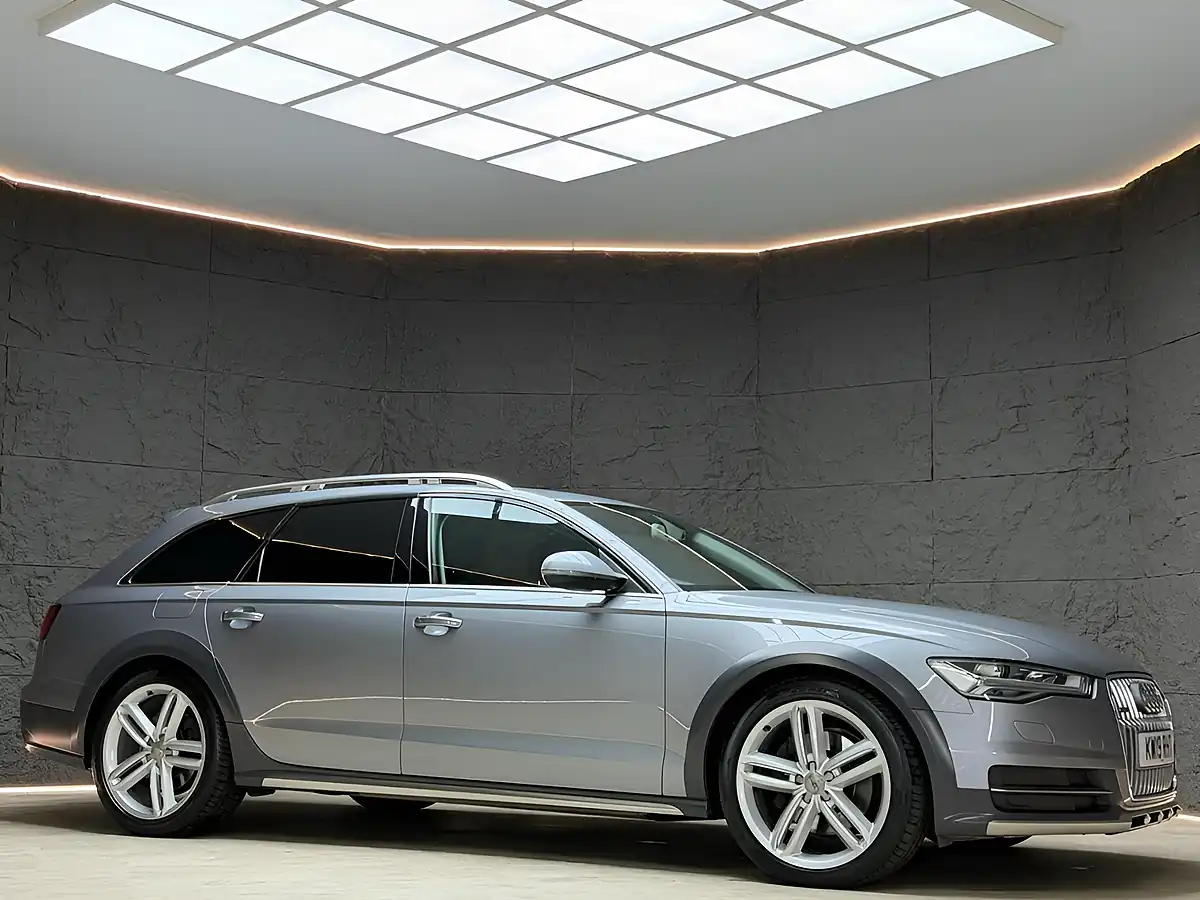 Used 2019 Audi Allroad Sport Grey - Interior and Exterior details 13