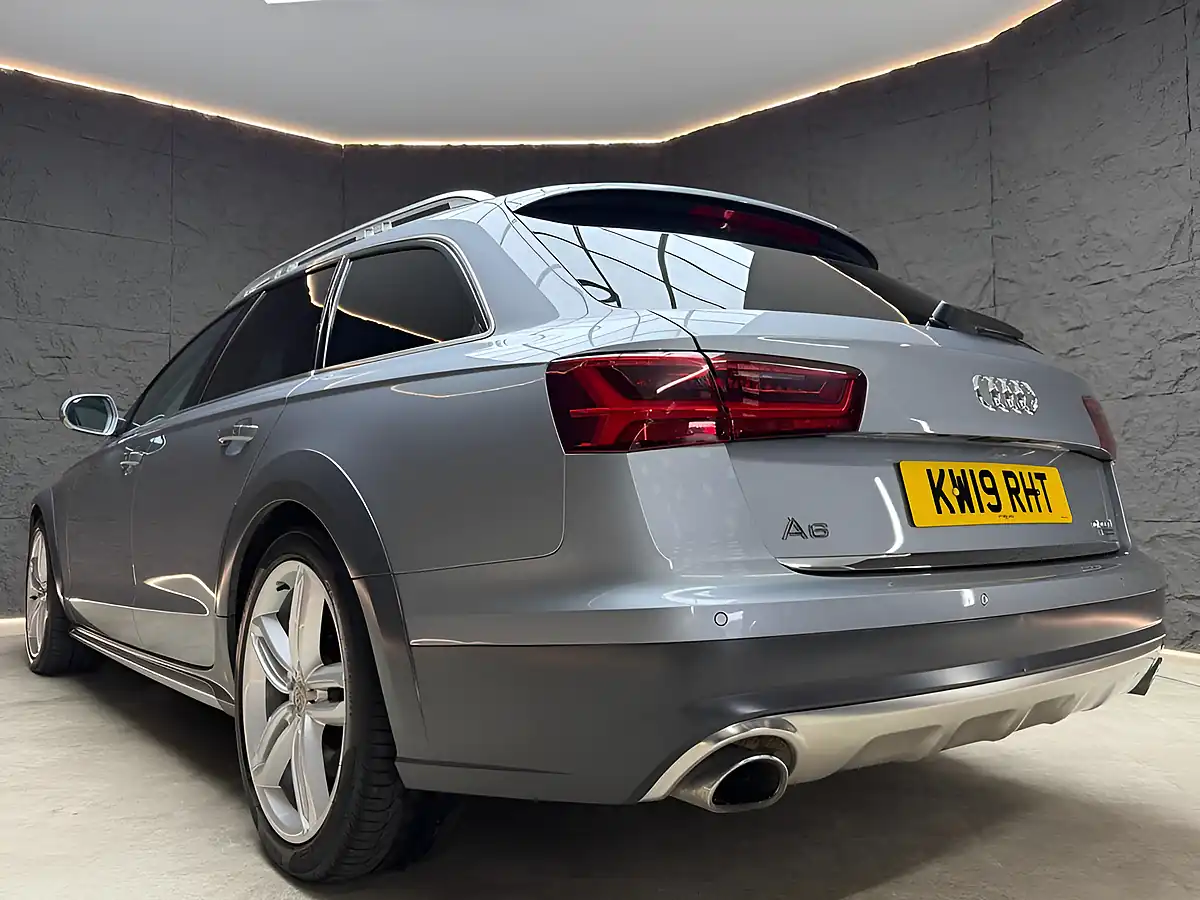 Used 2019 Audi Allroad Sport Grey - Interior and Exterior details 16