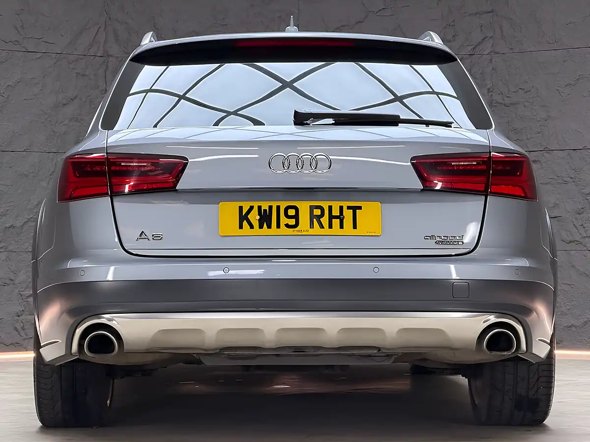 Used 2019 Audi Allroad Sport Grey - Interior and Exterior details 17