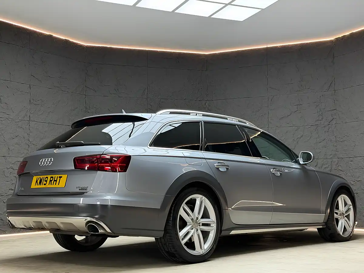 Used 2019 Audi Allroad Sport Grey - Interior and Exterior details 19
