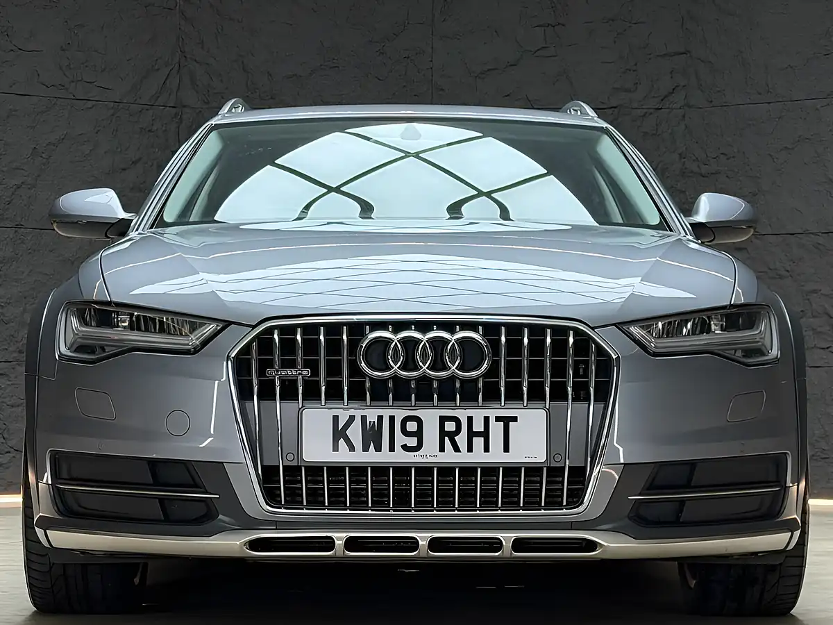 Used 2019 Audi Allroad Sport Grey - Interior and Exterior details 2
