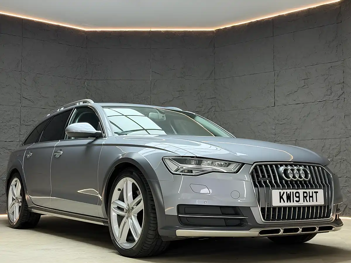 Used 2019 Audi Allroad Sport Grey - Interior and Exterior details 3