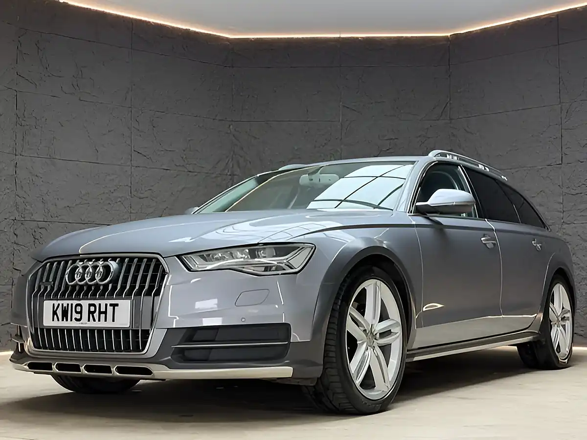 Used 2019 Audi Allroad Sport Grey - Interior and Exterior details 4