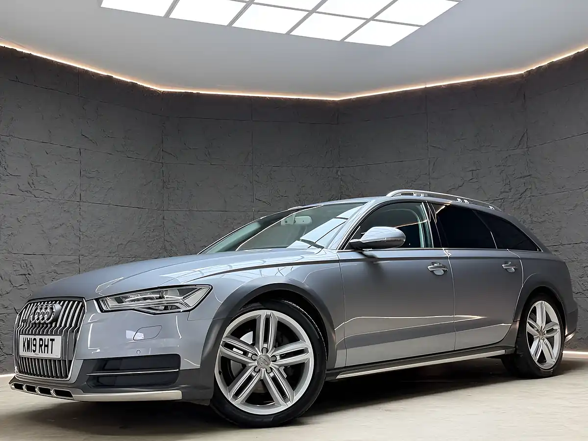 Used 2019 Audi Allroad Sport Grey - Interior and Exterior details 5