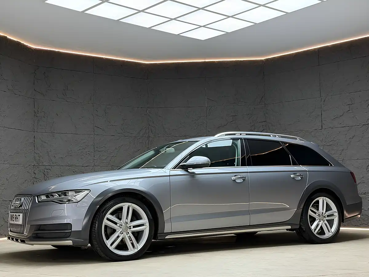 Used 2019 Audi Allroad Sport Grey - Interior and Exterior details 6