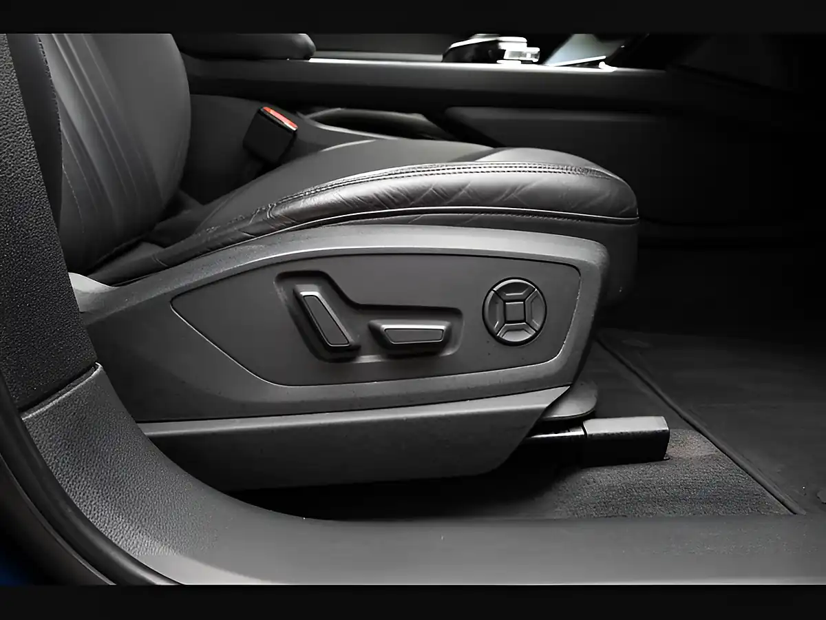 Used 2019 Audi E-Tron 55 Auto Quattro Blue - Interior and Exterior details 13