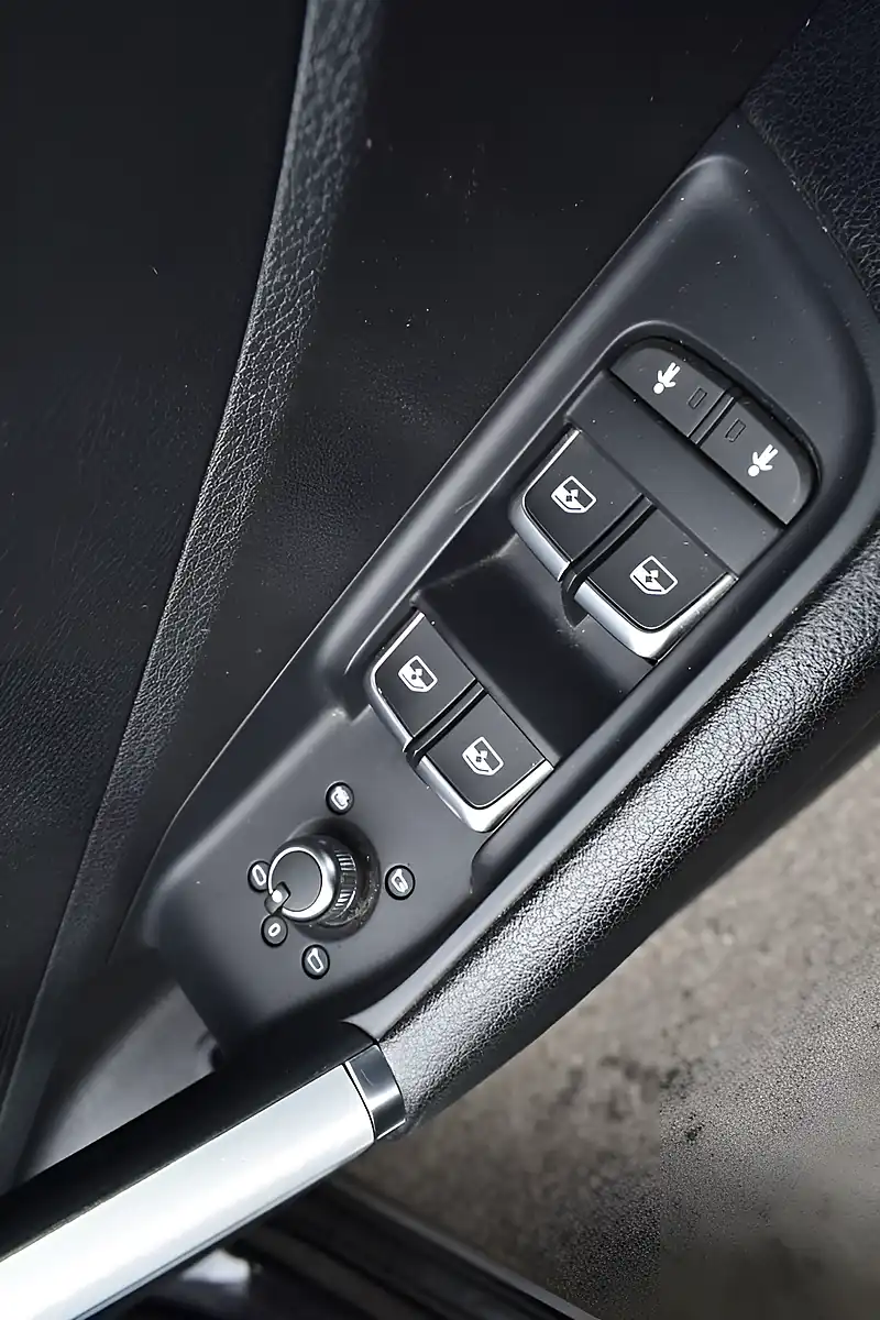 Used 2019 Audi Q2 Sport Black - Interior and Exterior details 9