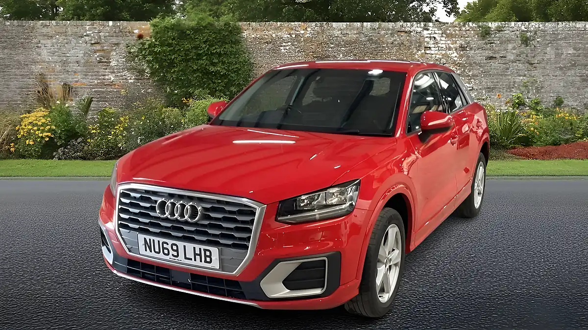 Used 2019 Audi Q2 Sport Red - Interior and Exterior details 4