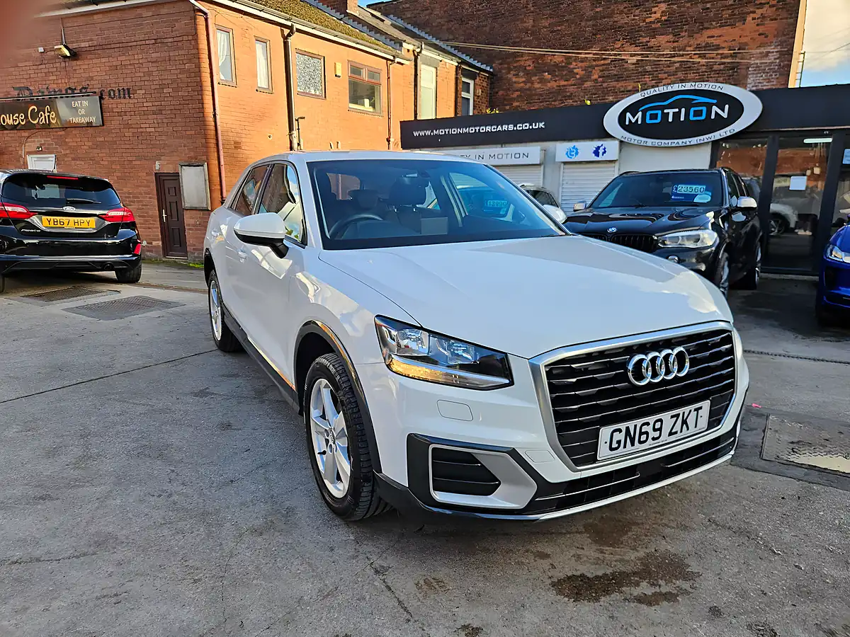 Used 2019 Audi Q2 Sport White - Interior and Exterior details 3