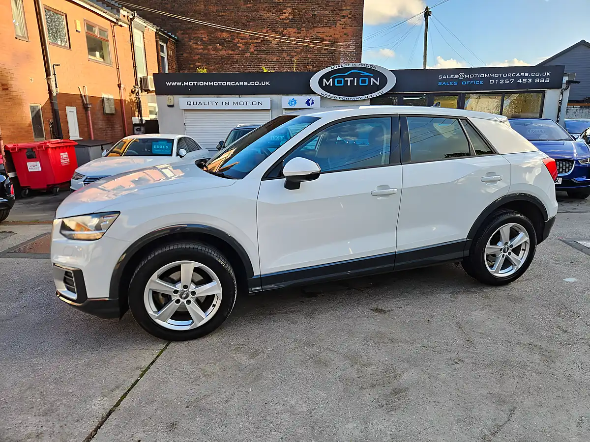 Used 2019 Audi Q2 Sport White - Interior and Exterior details 5