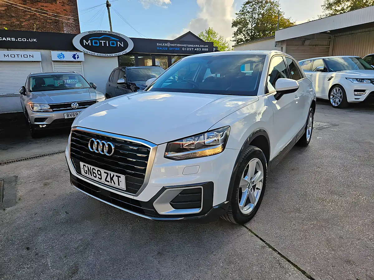 Used 2019 Audi Q2 Sport White - Interior and Exterior details 6