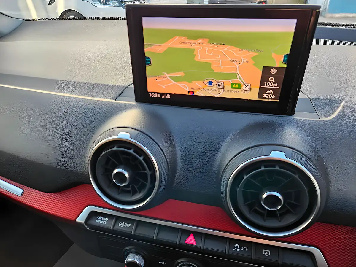 Used 2019 Audi Q2 Sport White - Interior and Exterior details 8