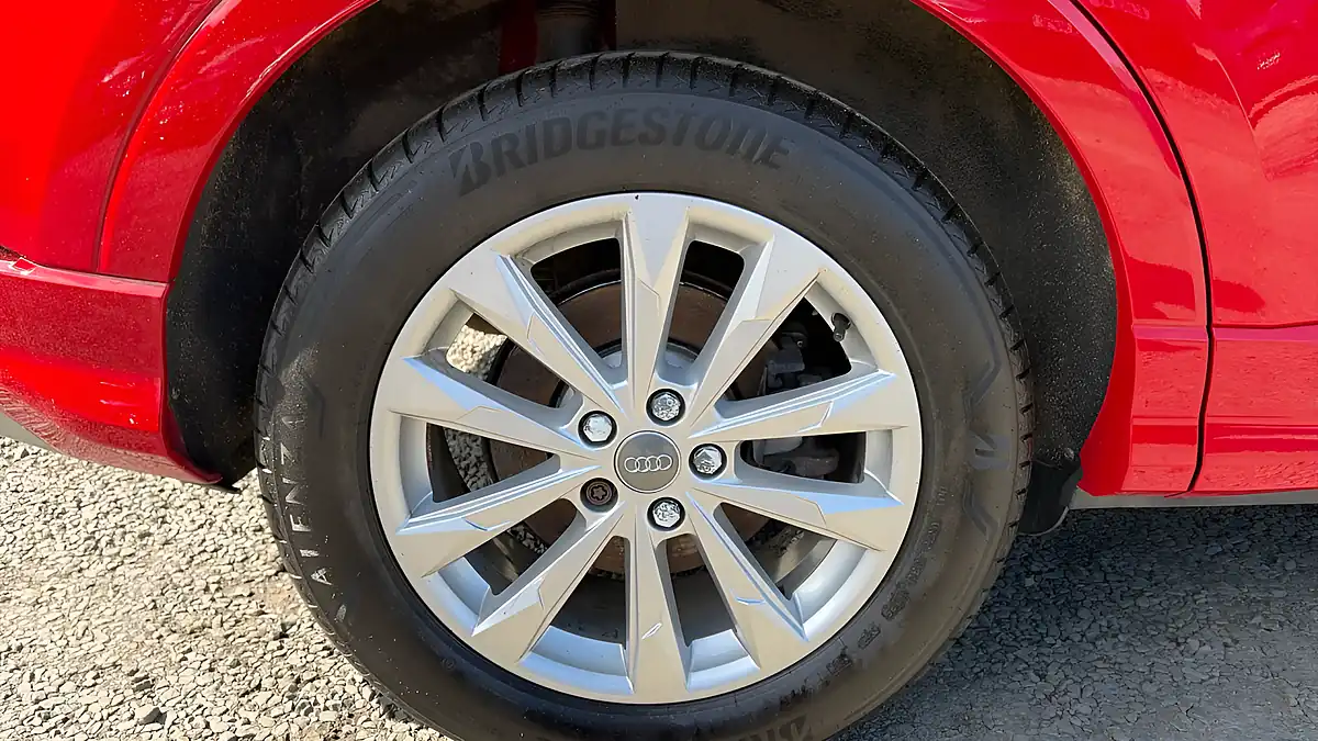 Used 2019 Audi Q3 Sport Red - Interior and Exterior details 19