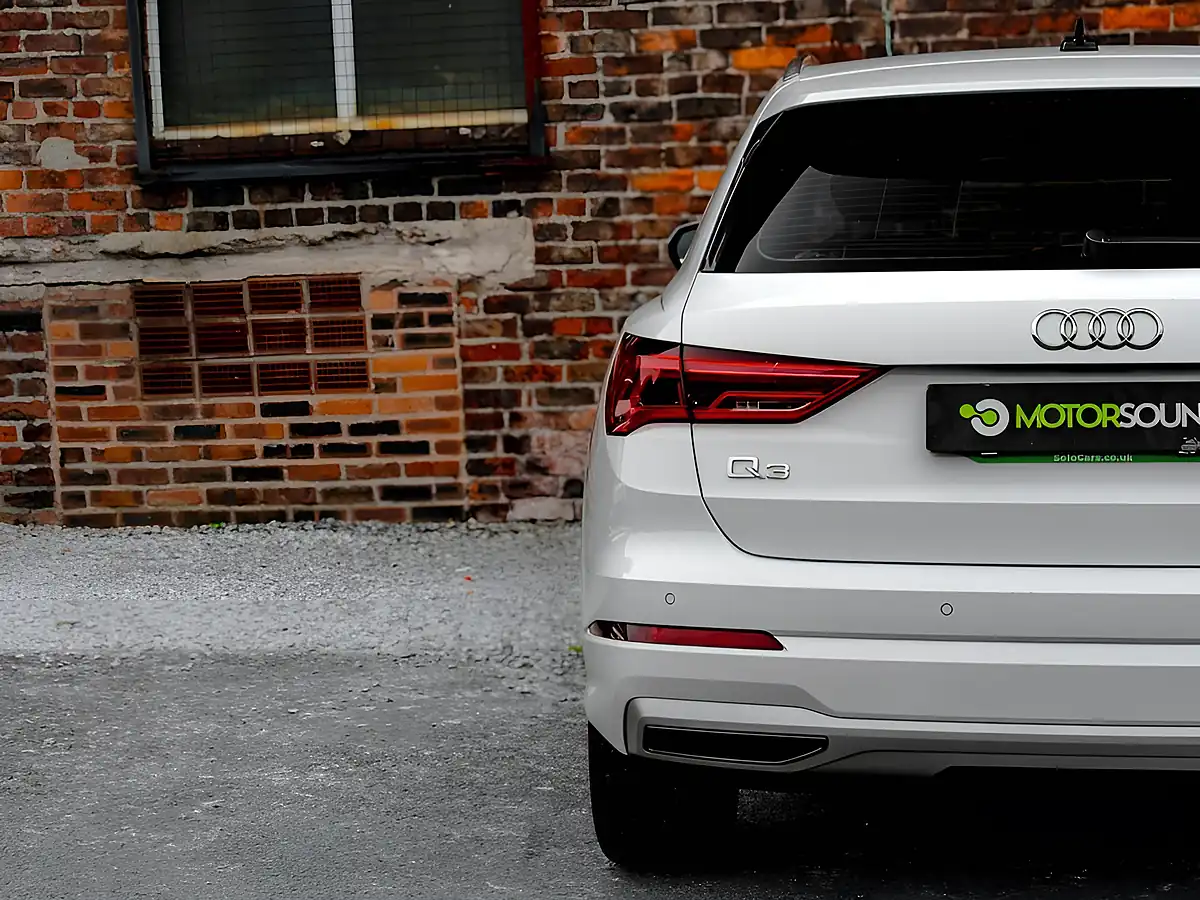 Used 2019 Audi Q3 Sport White - Interior and Exterior details 13