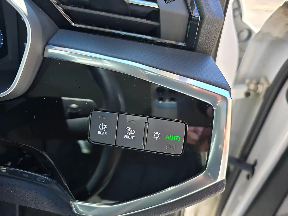 Used 2019 Audi Q3 Sport White - Interior and Exterior details 16