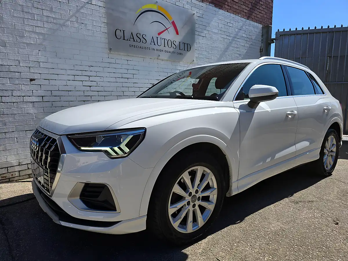 Used 2019 Audi Q3 Sport White - Interior and Exterior details 4