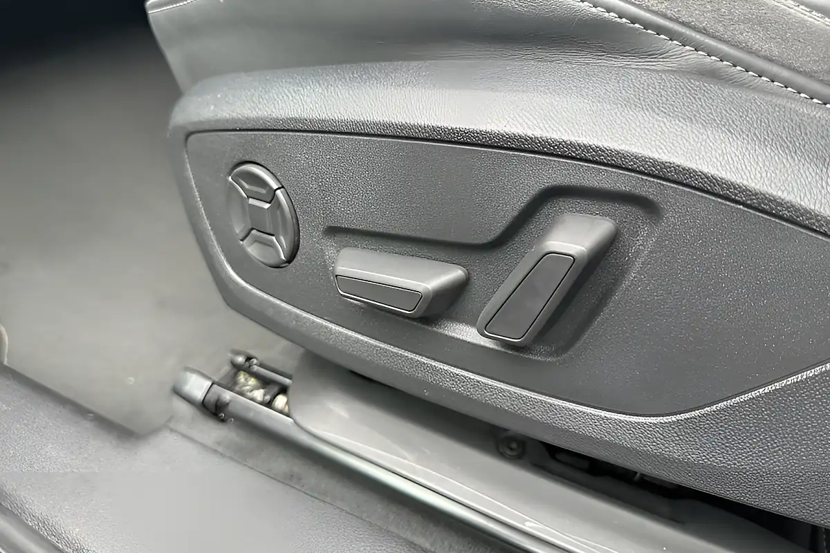Used 2019 Audi Q3 Vorsprung Grey - Interior and Exterior details 8