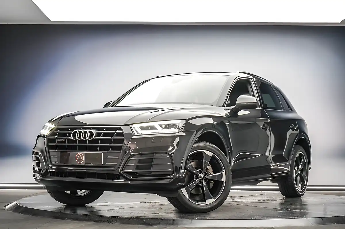 Used 2019 Audi Q5 Black Edition Black - Front View