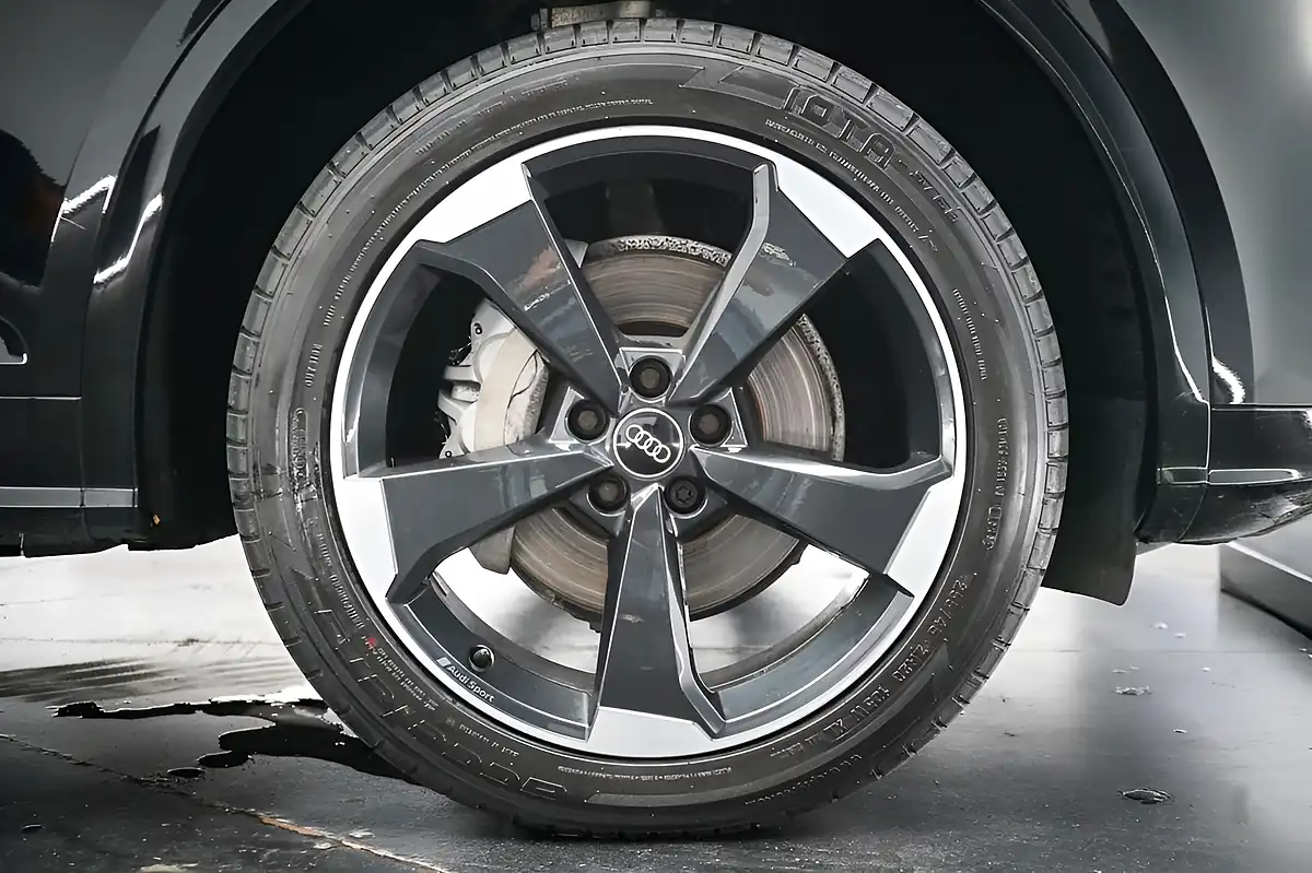 Used 2019 Audi Q5 Black Edition Black - Interior and Exterior details 20