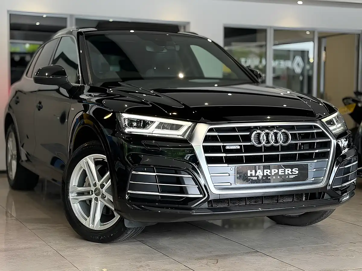 Used 2019 Audi Q5 S Line Black - Front View