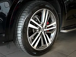 Used 2019 Audi Q5 S Line Black - Interior and Exterior details 4