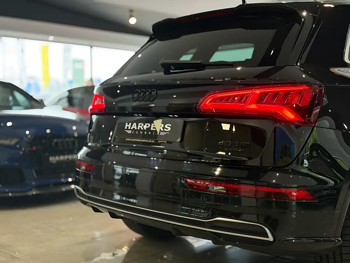 Used 2019 Audi Q5 S Line Black - Interior and Exterior details 9