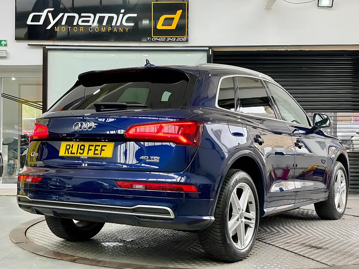 Used 2019 Audi Q5 S Line Blue - Interior and Exterior details 4