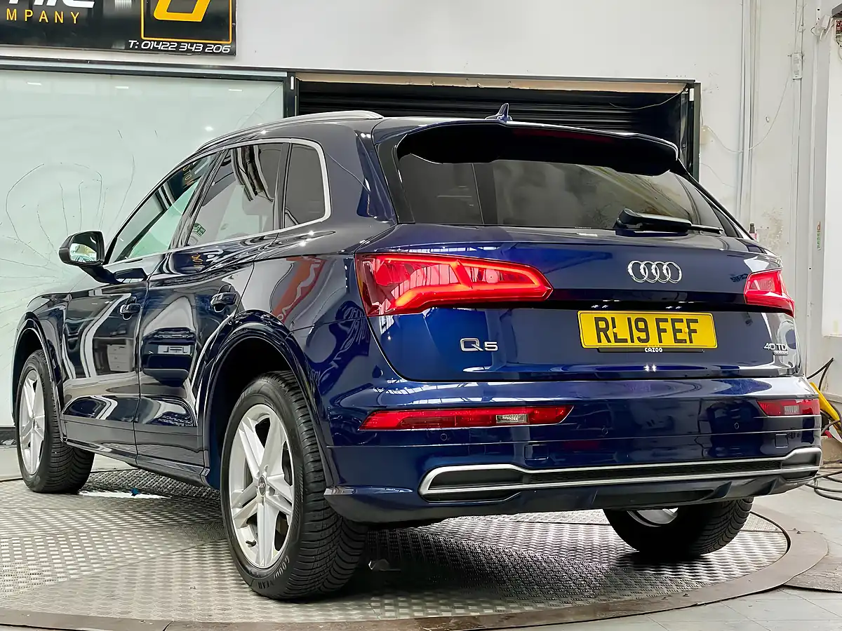 Used 2019 Audi Q5 S Line Blue - Interior and Exterior details 5