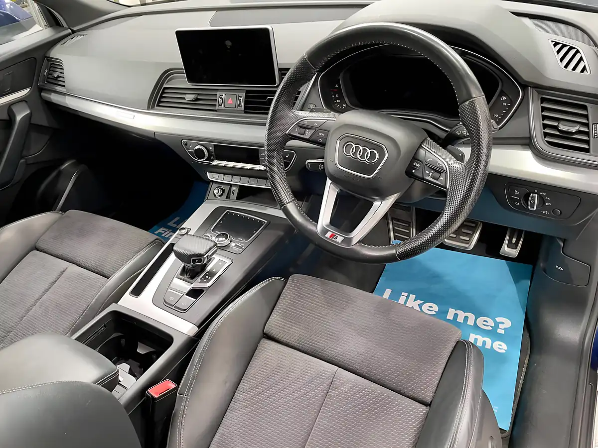 Used 2019 Audi Q5 S Line Blue - Interior and Exterior details 6