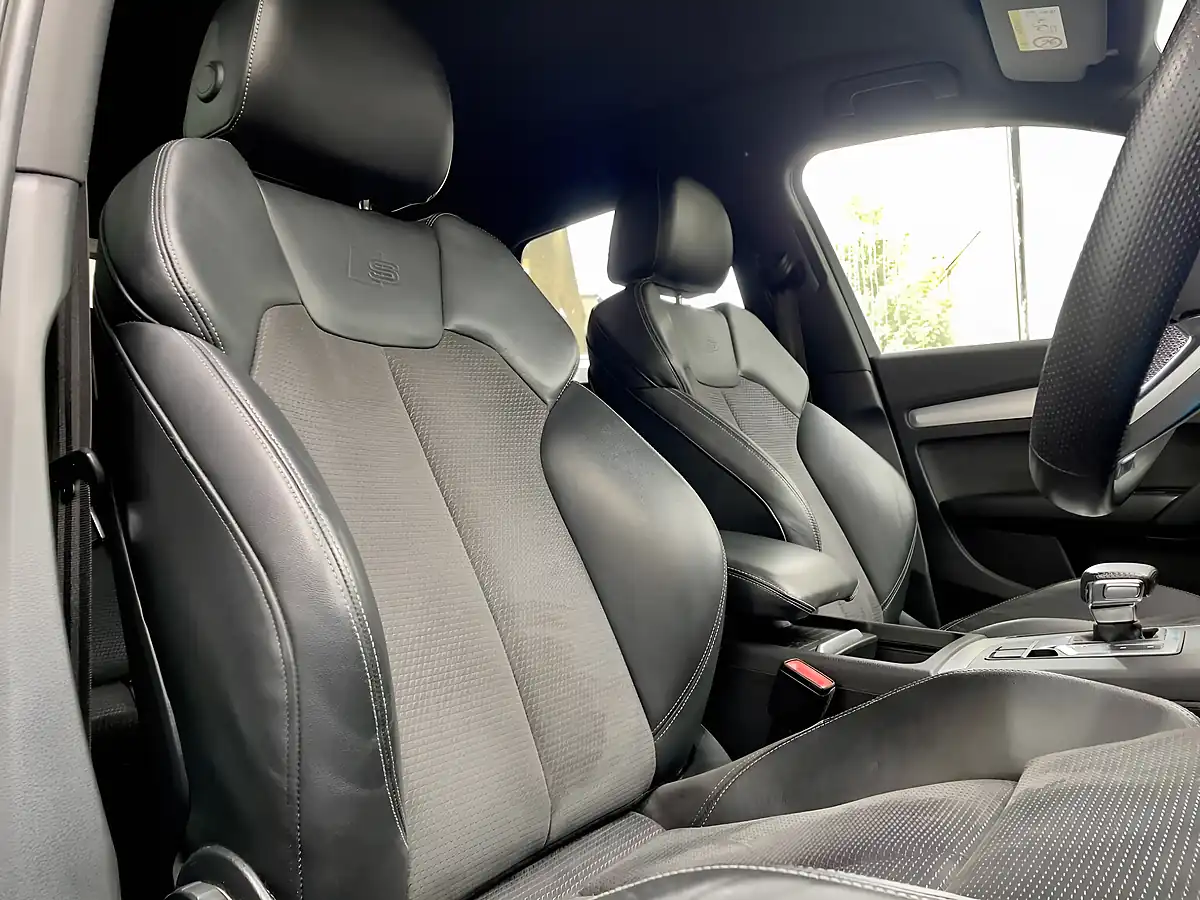 Used 2019 Audi Q5 S Line Blue - Interior and Exterior details 7