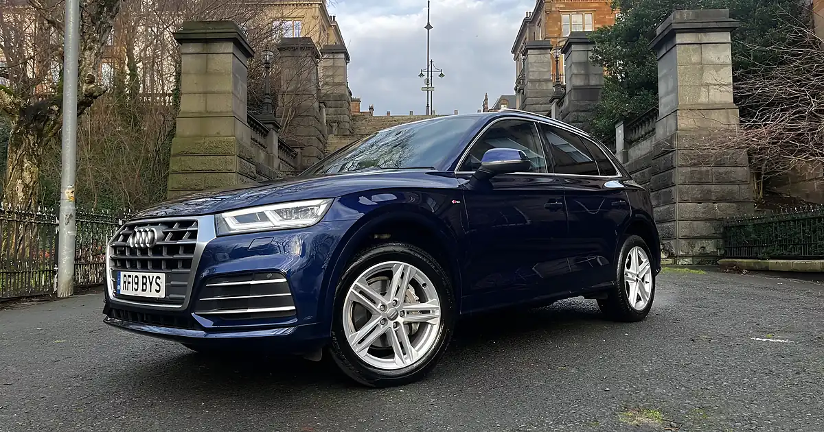 Used 2019 Audi Q5 S Line Blue - Front View