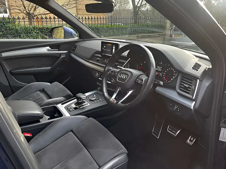 Used 2019 Audi Q5 S Line Blue - Interior and Exterior details 14