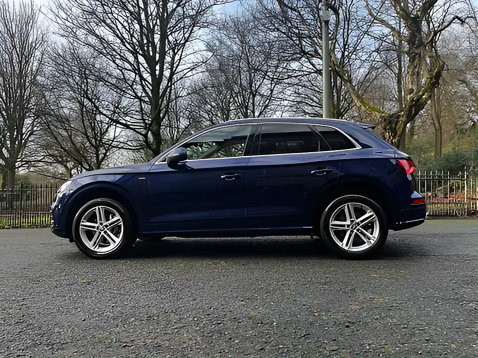 Used 2019 Audi Q5 S Line Blue - Interior and Exterior details 2