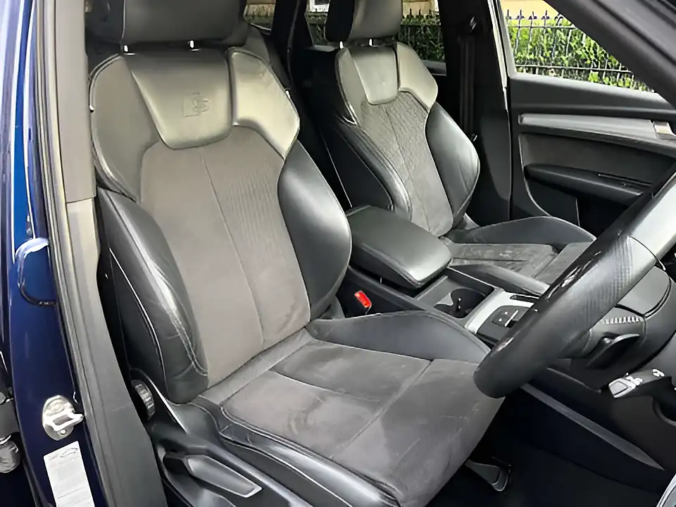 Used 2019 Audi Q5 S Line Blue - Interior and Exterior details 9