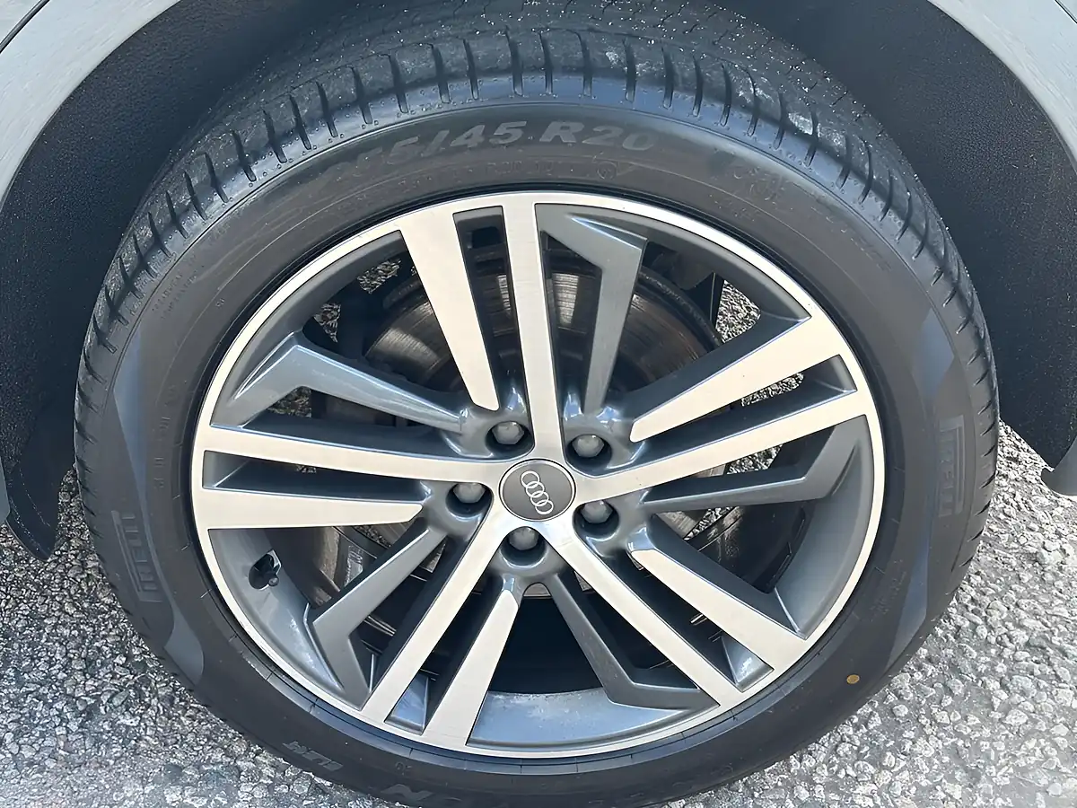 Used 2019 Audi Q5 S Line Competition Grey - Interior and Exterior details 20