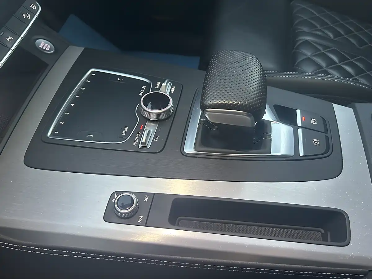 Used 2019 Audi Q5 S Line Competition Grey - Interior and Exterior details 14