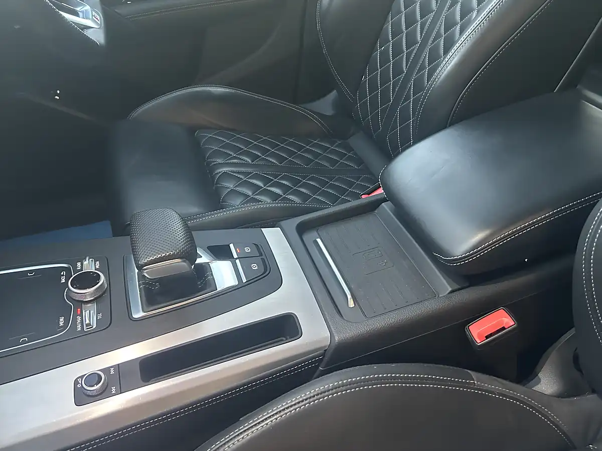 Used 2019 Audi Q5 S Line Competition Grey - Interior and Exterior details 2