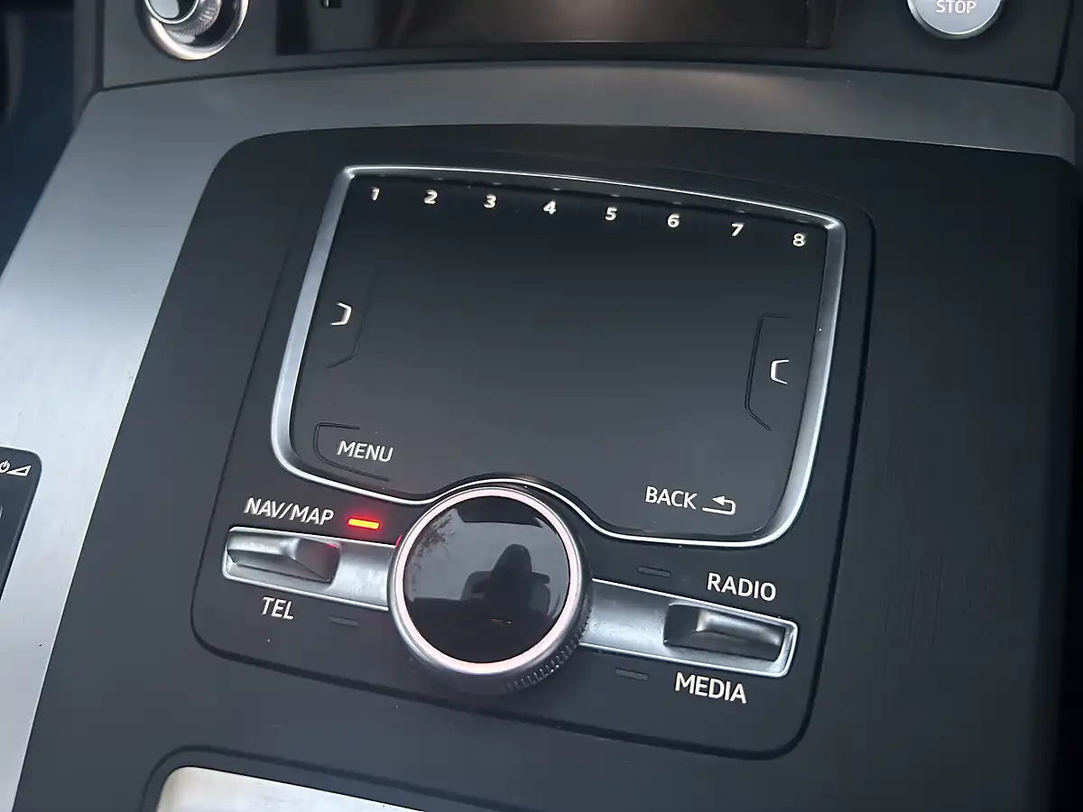 Used 2019 Audi Q5 S Line Competition Grey - Interior and Exterior details 7