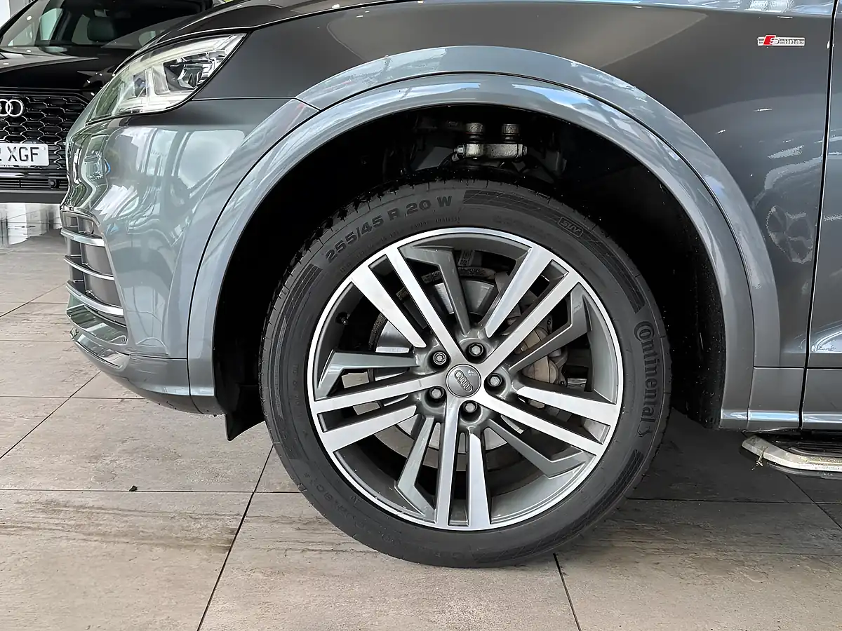 Used 2019 Audi Q5 S Line Grey - Interior and Exterior details 6