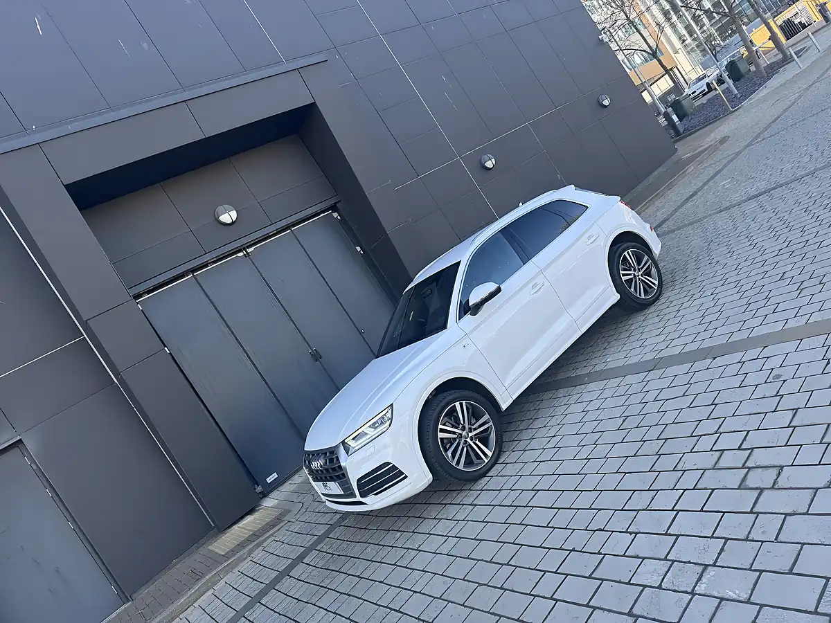 Used 2019 Audi Q5 S Line White - Interior and Exterior details 3