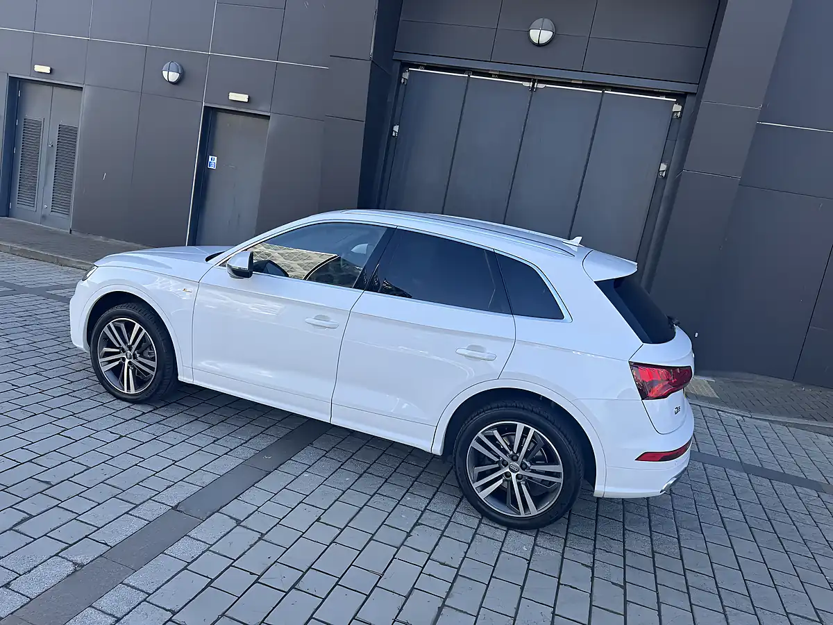 Used 2019 Audi Q5 S Line White - Interior and Exterior details 4