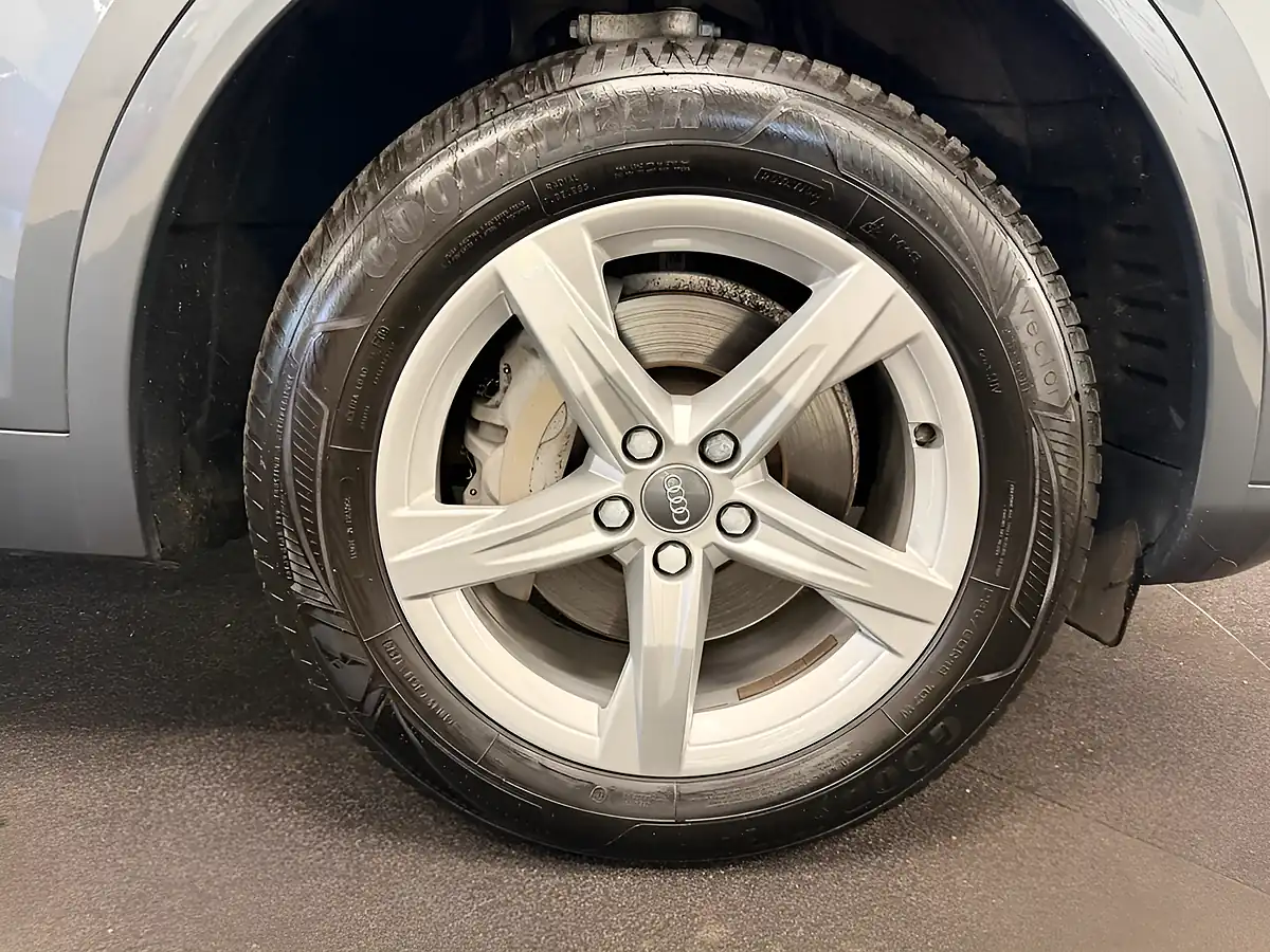 Used 2019 Audi Q5 Sport Manhattan Grey - Interior and Exterior details 15