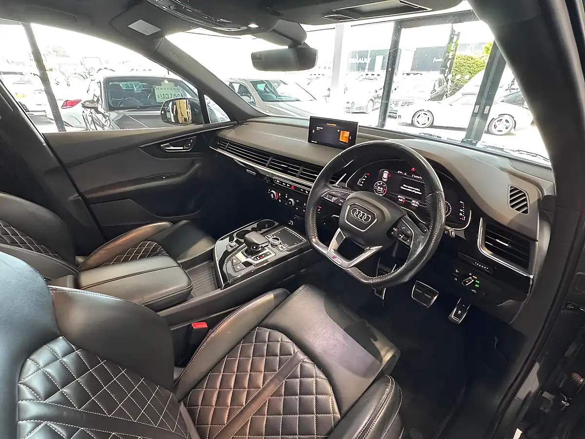 Used 2019 Audi Q7 Black Edition Grey - Interior and Exterior details 17