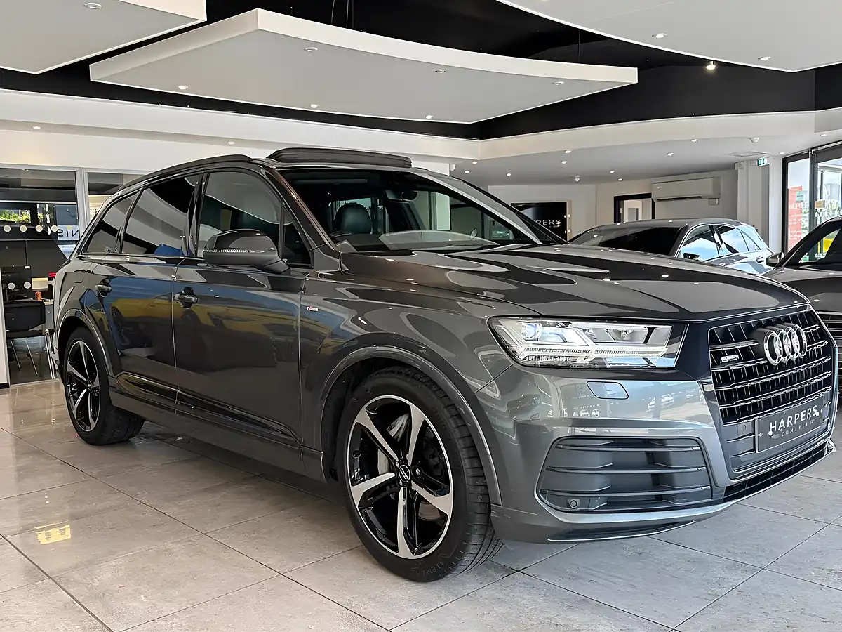 Used 2019 Audi Q7 Black Edition Grey - Interior and Exterior details 9