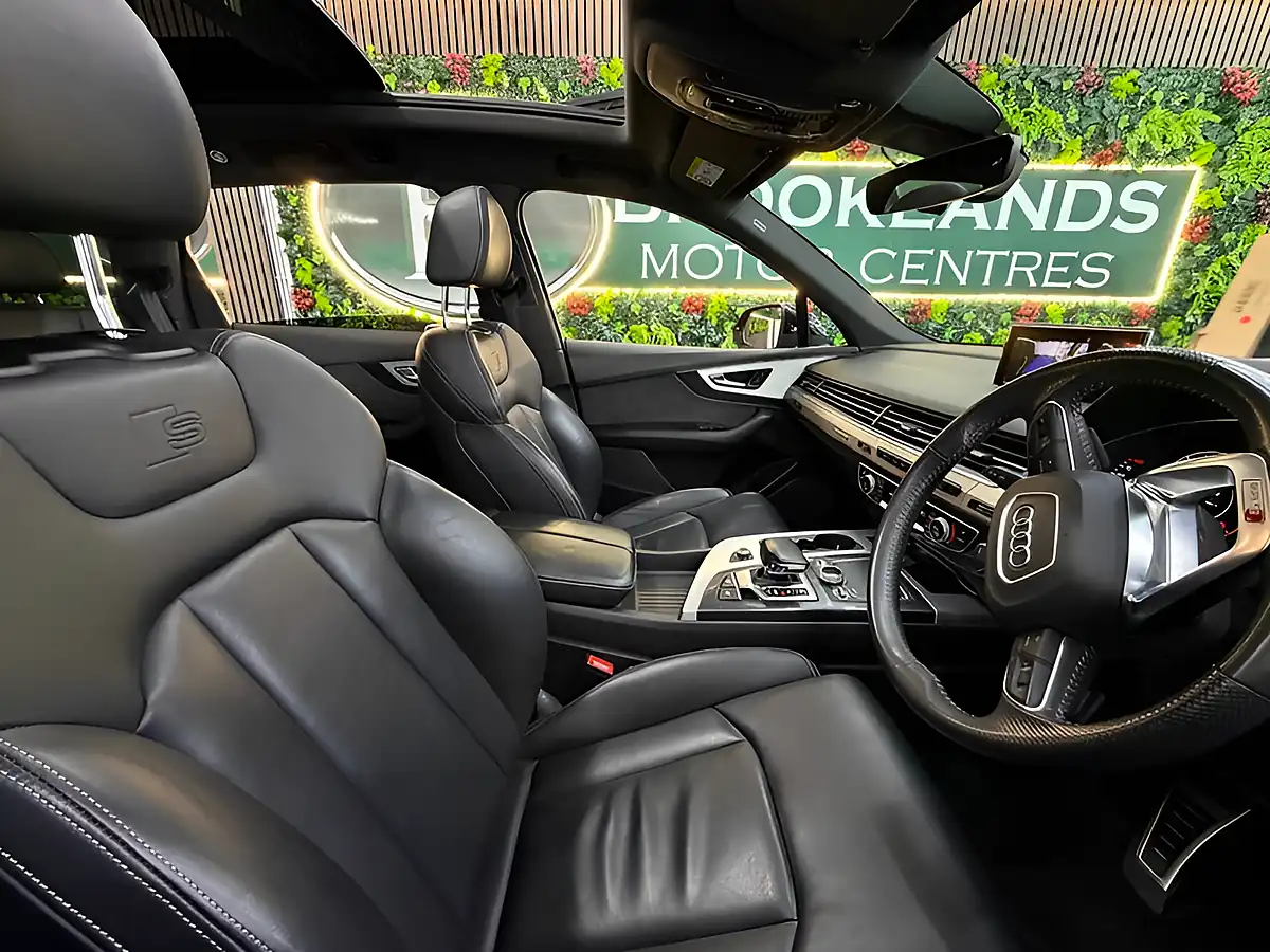 Used 2019 Audi Q7 S Line Black - Interior and Exterior details 10