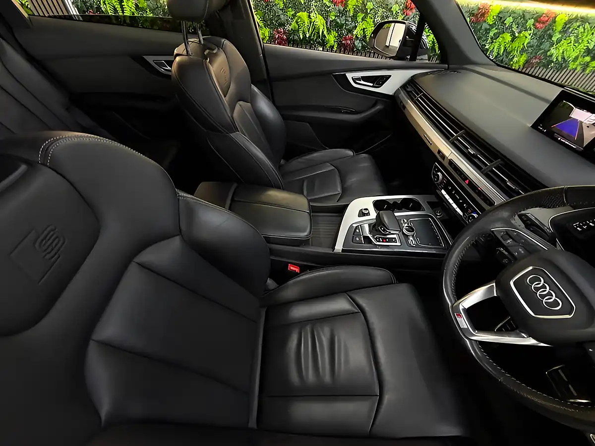 Used 2019 Audi Q7 S Line Black - Interior and Exterior details 12