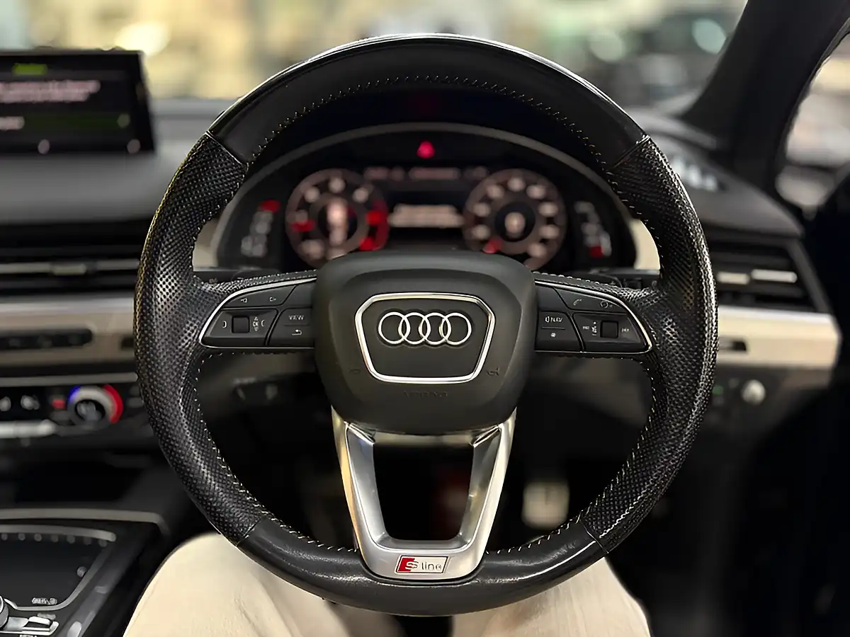 Used 2019 Audi Q7 S Line Black - Interior and Exterior details 14