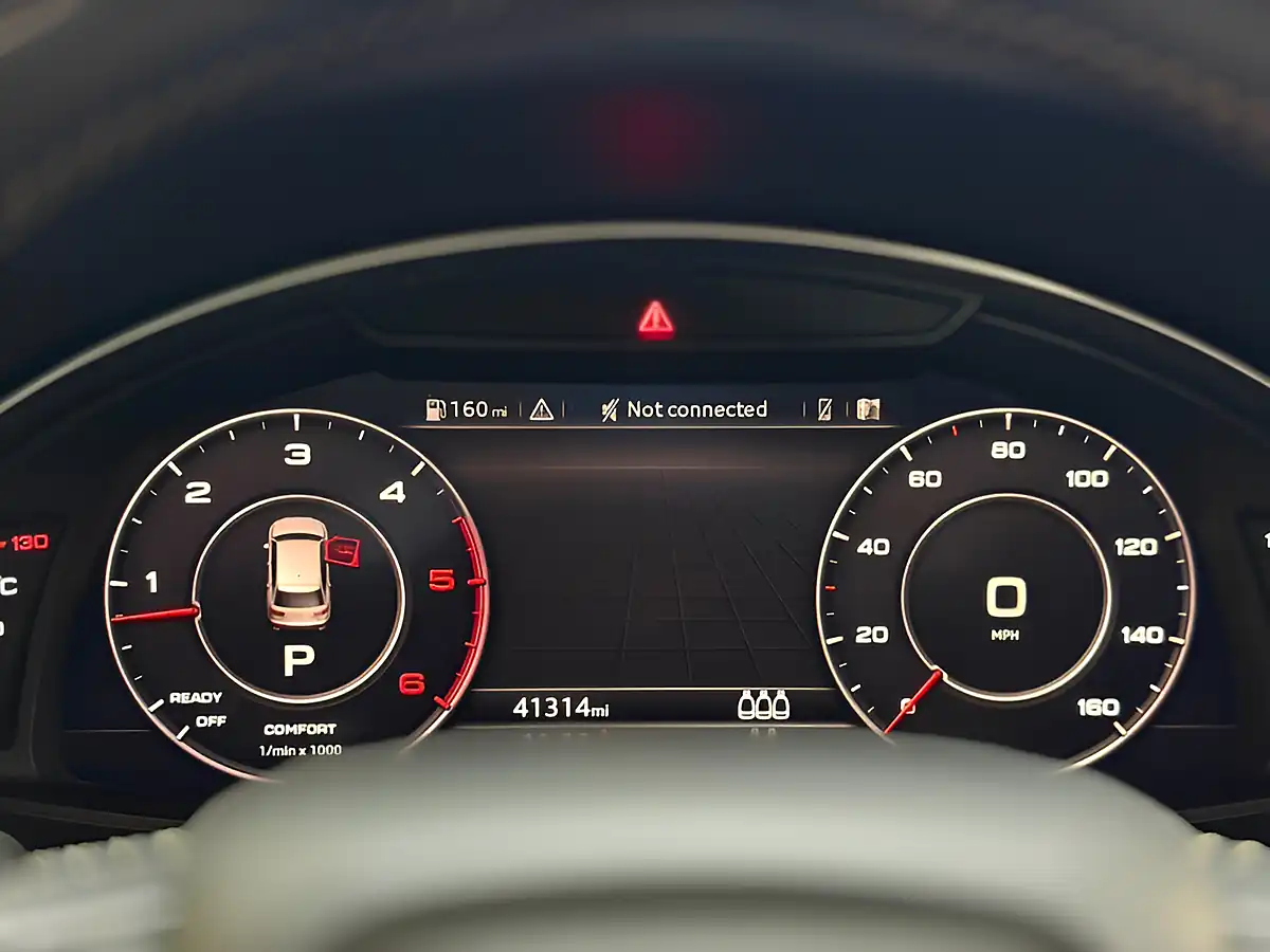 Used 2019 Audi Q7 S Line Black - Interior and Exterior details 18