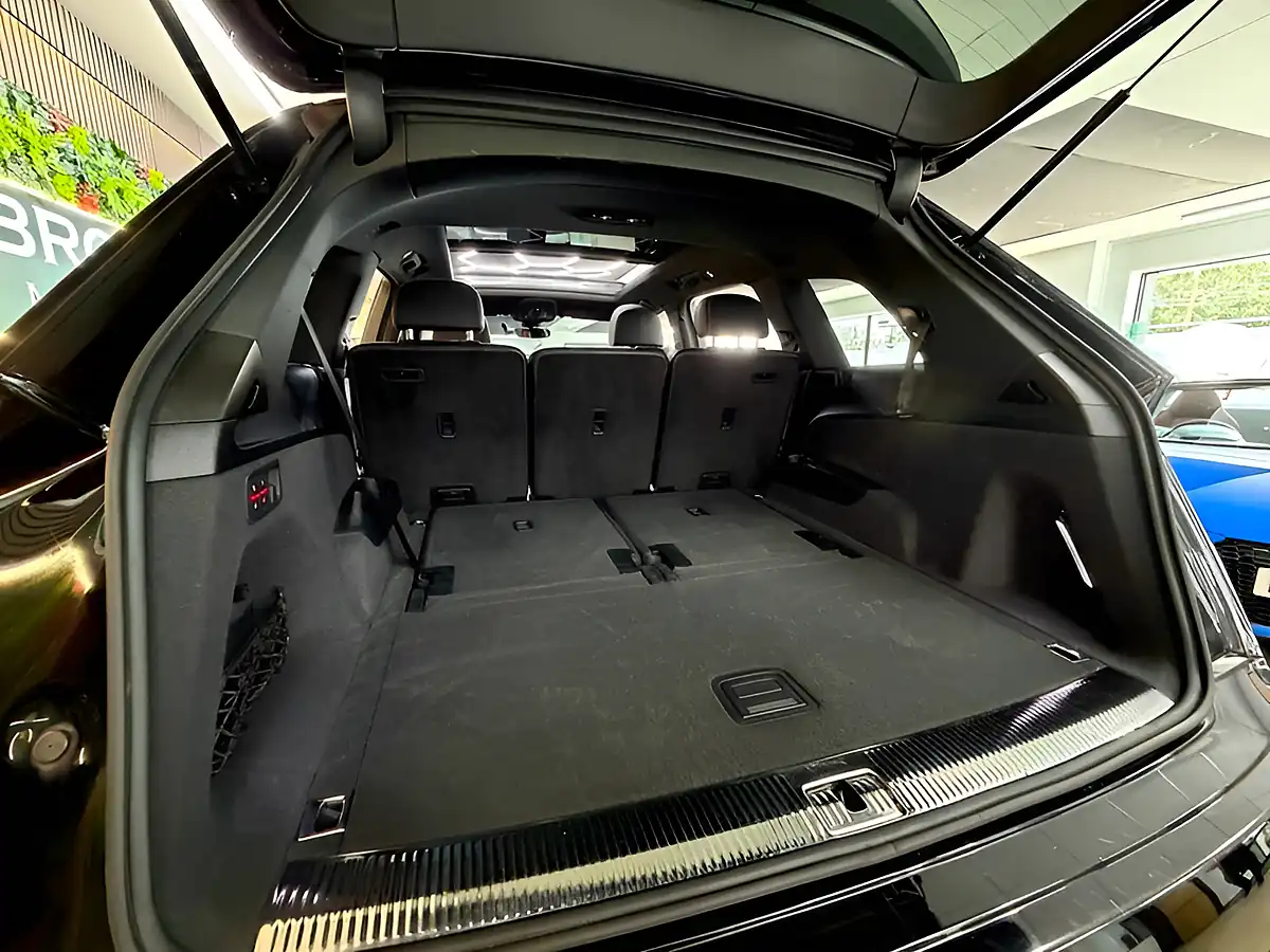 Used 2019 Audi Q7 S Line Black - Interior and Exterior details 20